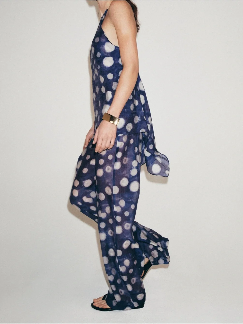 Zara slightly see